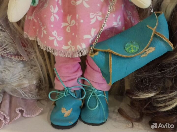 Кукла фарфоровая