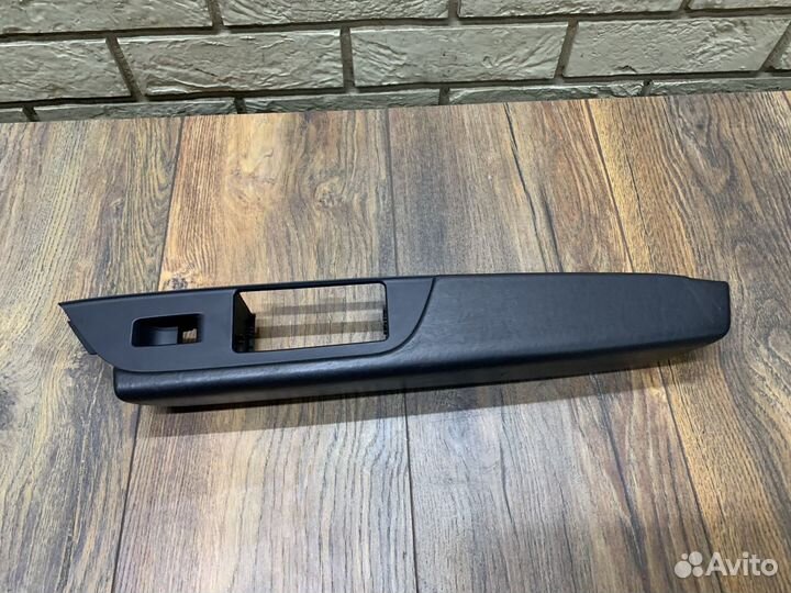 VW Touareg NF Подлокотник задней двери