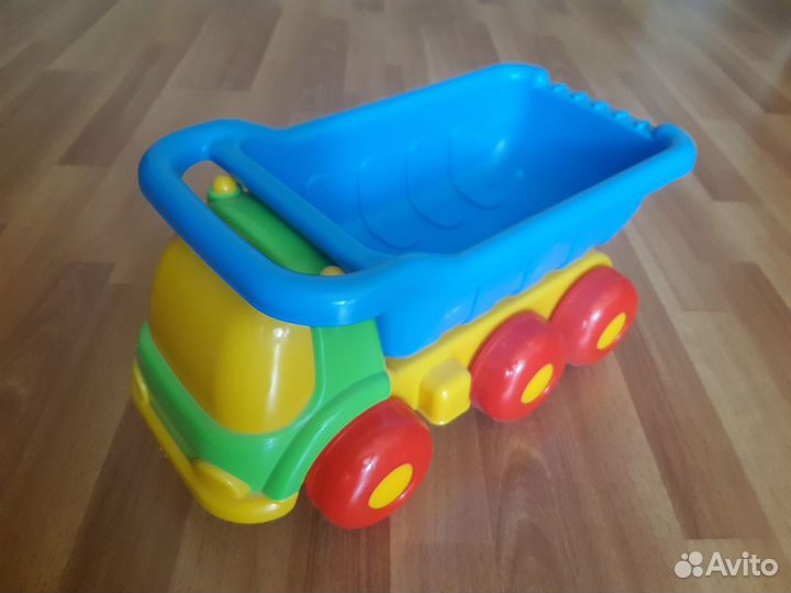 Игрушка грузовик большой