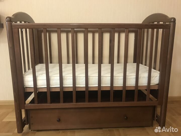 Кроватка детская с матрасом