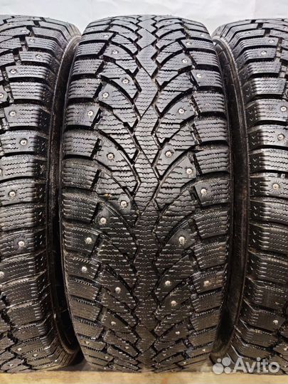 Pirelli Formula Ice 215/65 R16 98T