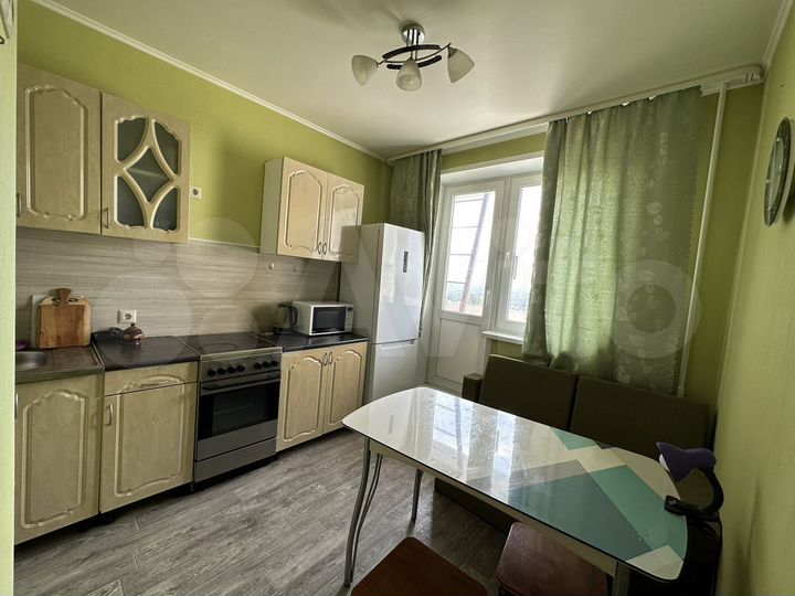 1-к. квартира, 42 м², 13/16 эт.