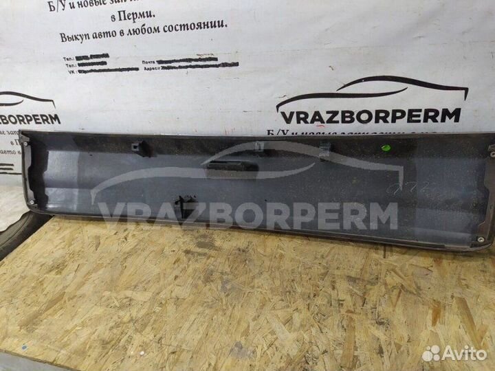 Накладка крышки багажника задняя Honda Cr-V