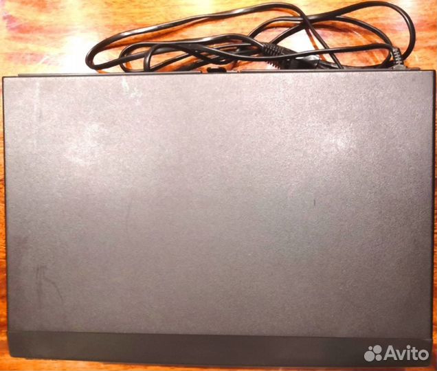 Видеомагнитофон «Funai» и кассеты