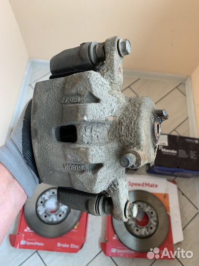 Суппорта передние левый и правый KIA/Hyundai