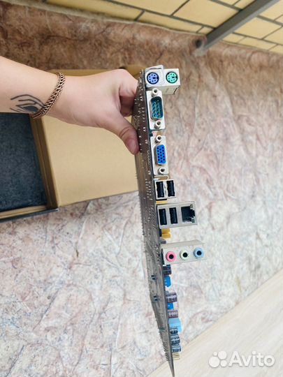 Материнская плата