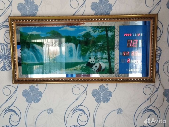 Часы с картиной