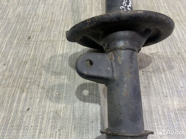 Амортизатор передний левый Kia Carnival