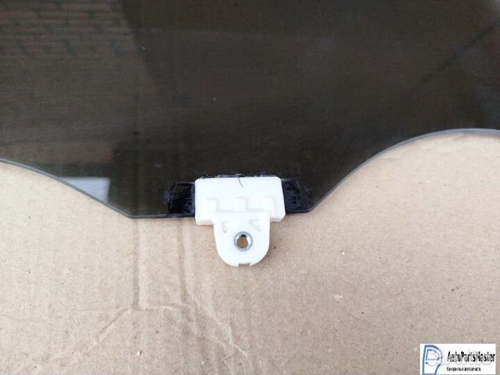 Стекло задней правой двери Nissan X-Trail 32