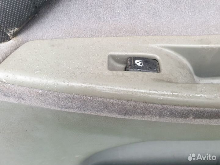 Обшивка двери передней правой Chevrolet Lacetti