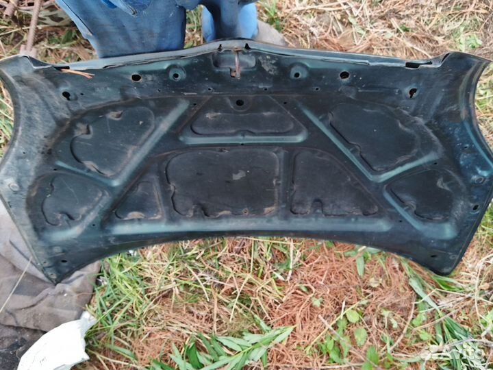 Капот toyota vitz