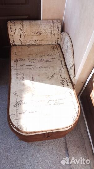 Продается малогабаритный диван