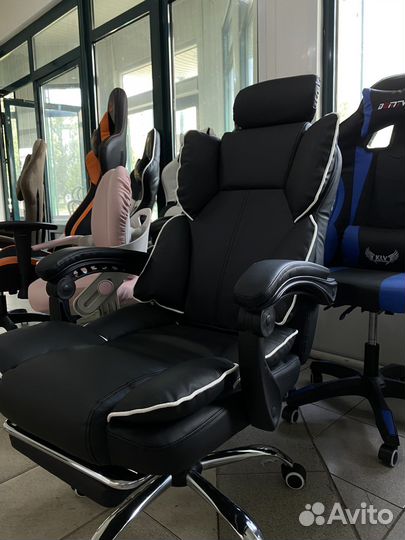 Офисное кресло