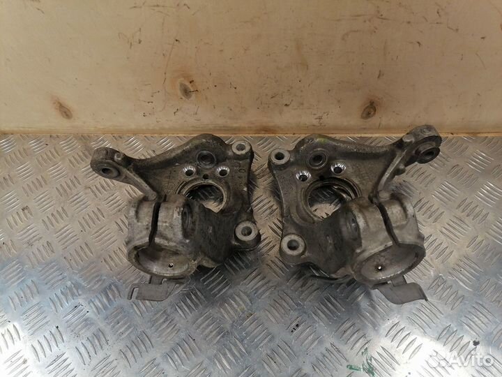 Кулак поворотный передний VW Passat B6 B7 CC