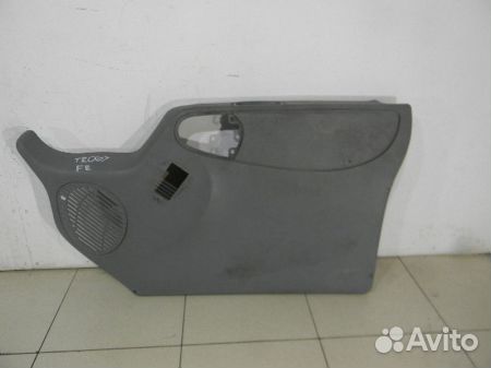 Обшивка двери передней правой