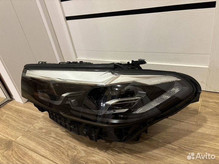 Левая фара BMW G30 рестайлинг