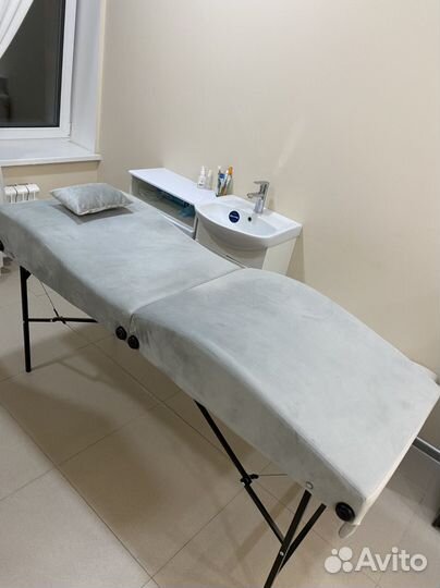 Анатомическая кушетка для наращивания ресниц