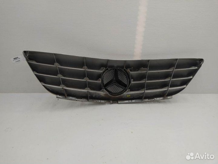 Решетка радиатора Mercedes B 2006