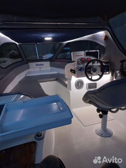 Катер Gladius 520 HT