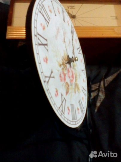 Часы настольные Весна (бой) и Кварцевые ST