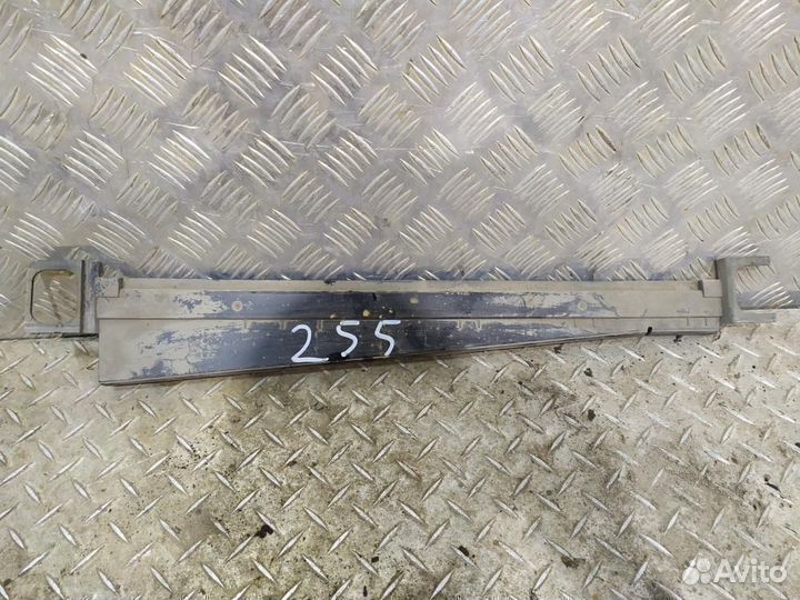 Дефлектор радиатора Renault Clio 2005 2012