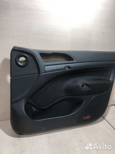 Обшивка двери передней правой Шкода Октавия A5