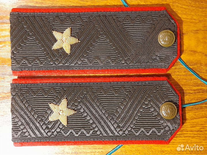 Генеральские погоны, вышитые звезды (канитель )