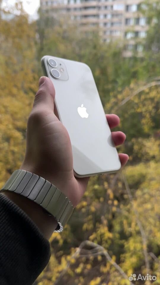 iPhone 11, 64 ГБ