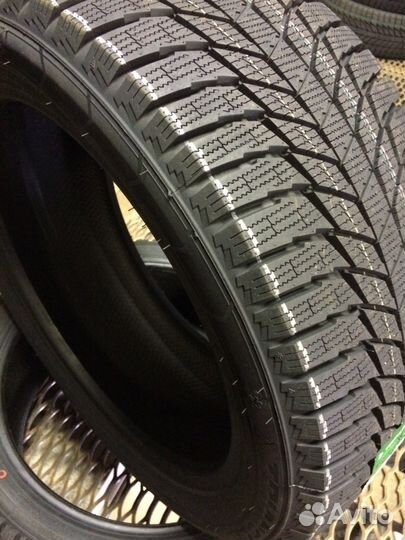 Auplus WinterCross 235/40 R18