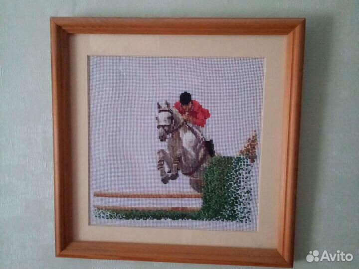 Картина вышитая
