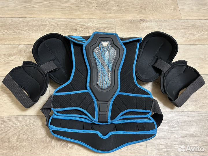 Нагрудник хоккейный sr