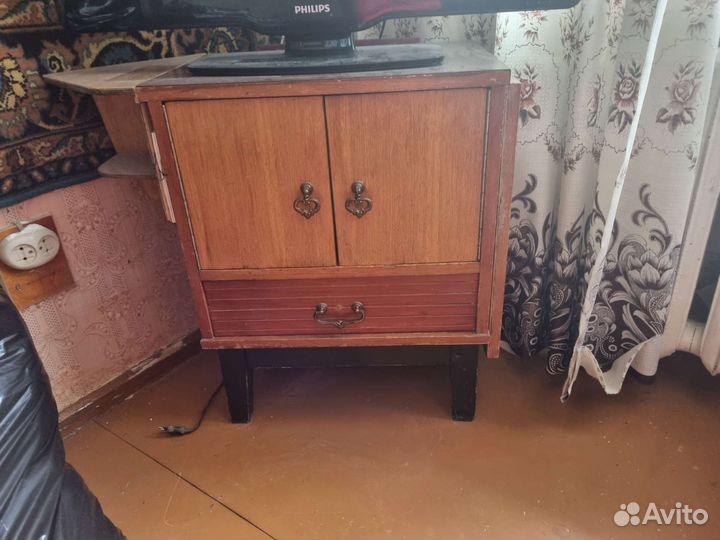 Тумба прикроватная