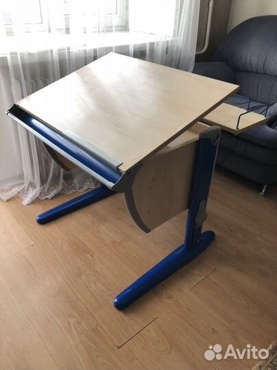 Письменный растущий стол бу для школьника Деми