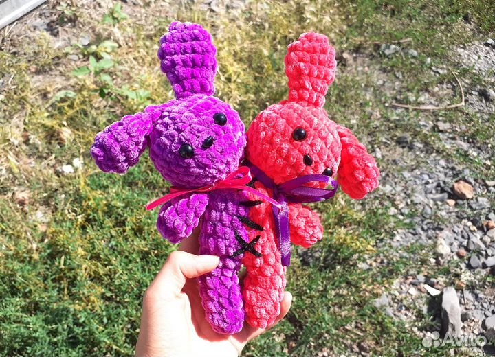 Яркий кролик франкенштейна вязаная игрушка