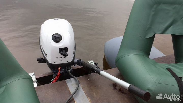 Тримаран, катамаран, плот, хаусбот