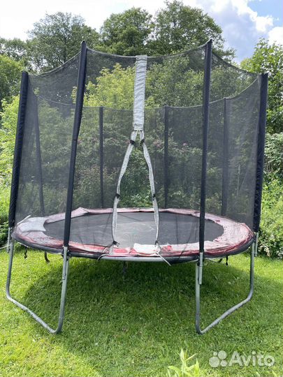 Батут с защитной сеткой