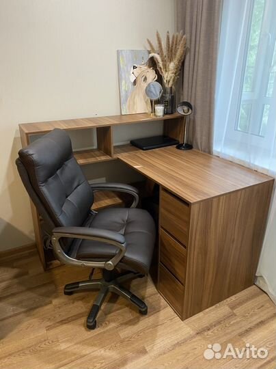 Рабочий стол/ домашний офис