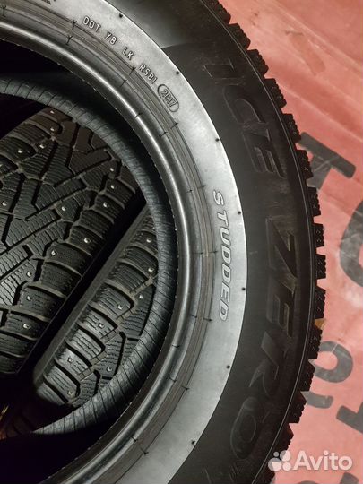 Pirelli Ice Zero 215/65 R16