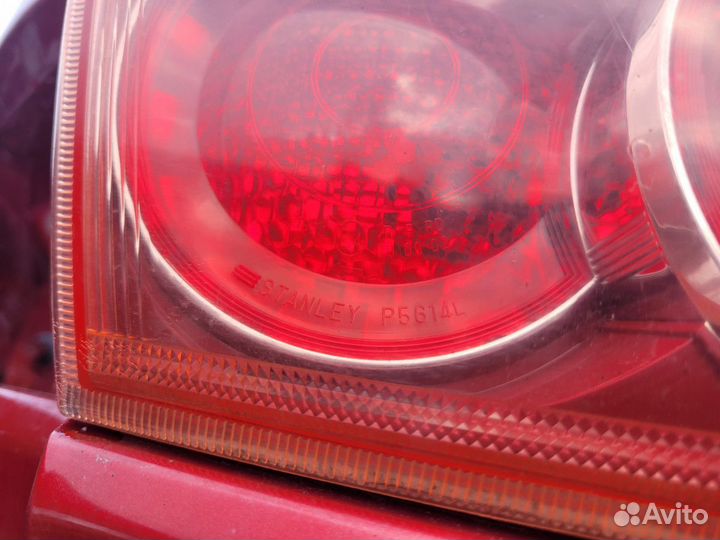 Фонарь внутренний левый на Lancer 10