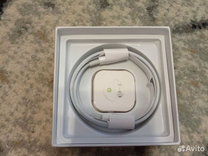 Беспроводные наушники с экраном