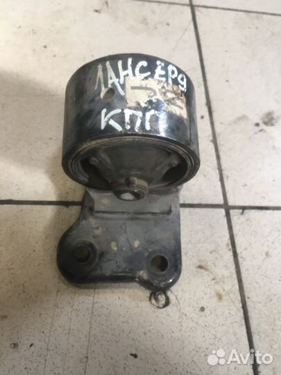 Подушка двигателя правая Mitsubishi Lancer 9