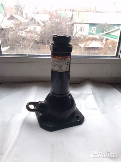 Домкрат Toyota Land Cruiser 200 4.5 дизель 2016