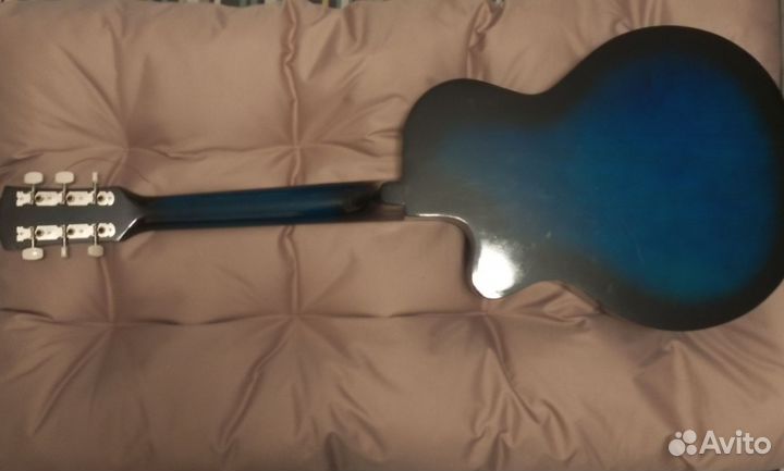 Акустическая гитара