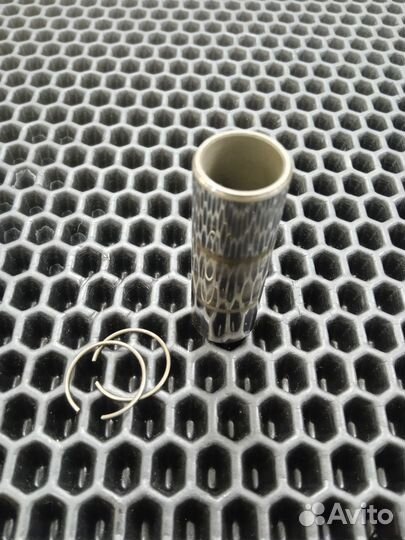 Honda CBR750 Hurricane, CBR900RR Палец