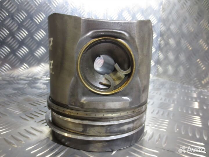 Поршень Mahle/knecht 128L121