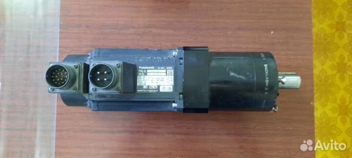 Серводвигатель Panasonic msma102P1G