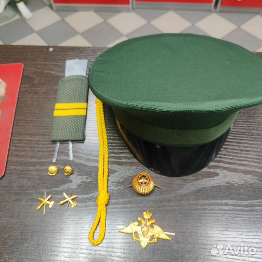 Фуражка с комплектующими для заказа