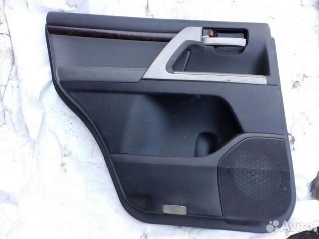 Обшивка двери задней левой Toyota Land Cruiser 200