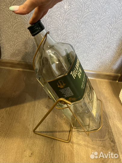 Бутылка на качелях