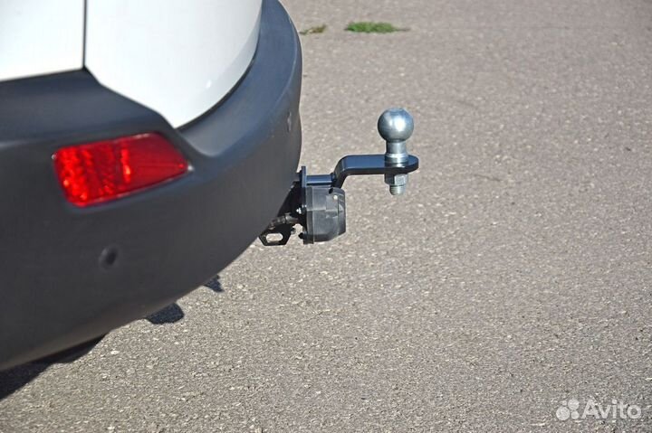 Фаркоп /съемный квадрат/ Toyota RAV4 с 2013